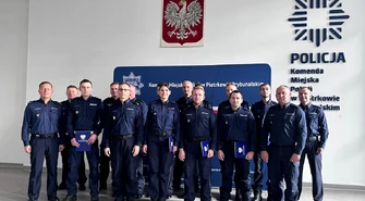 Policjanci  w Piotrkowie odebrali awanse na wyższe stopnie służbowe