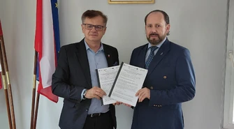 Energooszczędne przychodnie w Moszczenicy i Srocku dzięki wsparciu Urzędu Marszałkowskiego