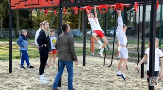 Nowoczesny plac zabaw  w Sulejowie nabiera kształtów – już dziś można korzystać z pierwszych atrakcji