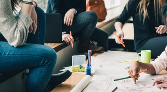 ZNP: nauczyciele i szkoły wstrzymują wyjścia klasowe; MEN: analizujemy uwagi środowiska