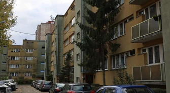 Pożar w piwnicy budynku.  Ewakuowano 30 osób, dwie osoby w szpitalu