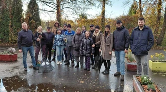 Jesienne inspiracje na placu przy ul. PCK 25 – uczestnicy konkursu „Zaopiekuj się mną” zachwycili kreatywnością i klimatycznymi aranżacjami