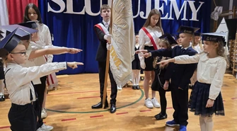  Ślubowanie pierwszaków w Szkole Podstawowej nr 5 w Piotrkowie