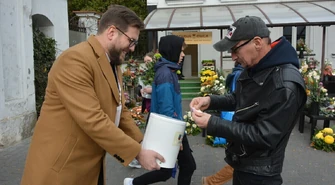Kolejna kwesta na ratowanie zabytkowych nagrobków w Piotrkowie