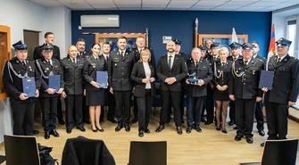 Łódzkie wspiera strażaków z powiatu  i regionu piotrkowskiego – nowoczesny sprzęt łączności dla OSP