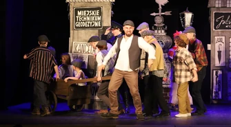 Pełna sala i owacje- Spektakl „Ewa chce spać” w reżyserii Lucyny Jakubczyk zakończył projekt filmowy w Piotrkowie