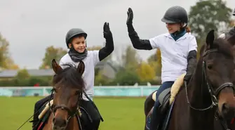 Mikołajki 2025 w Bogusławicach – kulig, ognisko, jazda na kucykach i prezenty