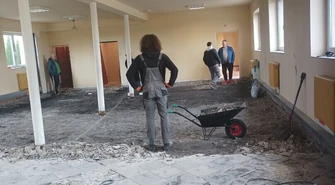 Gmina Wola Krzysztoporska. Trwa modernizacja Domu Ludowego w Woli Rokszyckiej