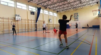 Wola Krzysztoporska. Zapraszamy na mikołajkowy turniej badmintona