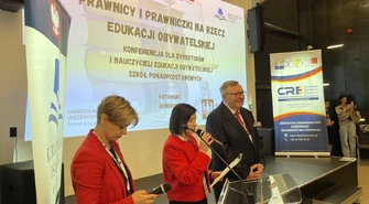 Konferencja „Prawnicy i prawniczki na rzecz edukacji obywatelskiej” – eksperci prawa spotkali się z nauczycielami i młodzieżą w Piotrkowie Trybunalskim