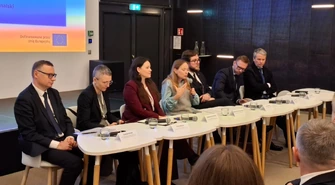 Samorządy i rząd o funduszach na rozwój. Spotkanie w piotrkowskiej mediatece