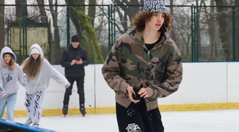 Sezon na miejskim lodowisku otwarty. To prawdopodobnie jego ostatnia odsłona przy Żeromskiego
