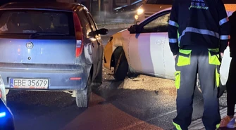 Dwa samochody zderzyły się na wjeździe do OBI. Za kierownicami kobiety