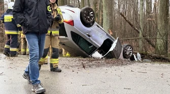 Groźny wypadek pod Piotrkowem. Dwie osoby trafiły do szpitala