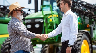 Dlaczego rolnicy kupują oryginalne części John Deere? Analiza trwałości i kultowych rozwiązań amerykańskiego producenta