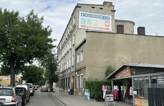 Technikum Ekonomiczno-HandloweZdawalność matury 76 71 z 94 osób. Język polski poziom podstawowy 54 zdawalność 98. Język polski egzamin ustny 58 zdawalność 100. Język angielski poziom podstawowy 66 zdawalność 90. Język angielski egzamin ustny 70 zdawalność 100.