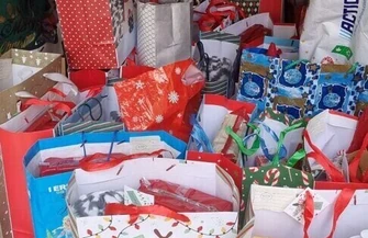 Piękna akcja przed świętami. 200 paczek dla mieszkańców DPS w Poniatowie i Łochyńsku