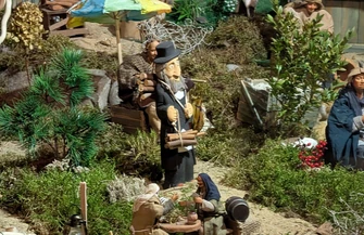 Kolejka do ruchomej szopki w Klasztorze oo. Bernardynów