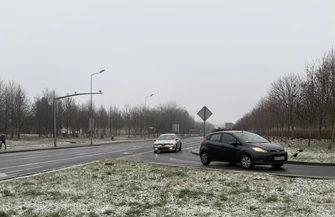 Bardzo ślisko na drogach. Seria zdarzeń w Piotrkowie i powiecie piotrkowskim
