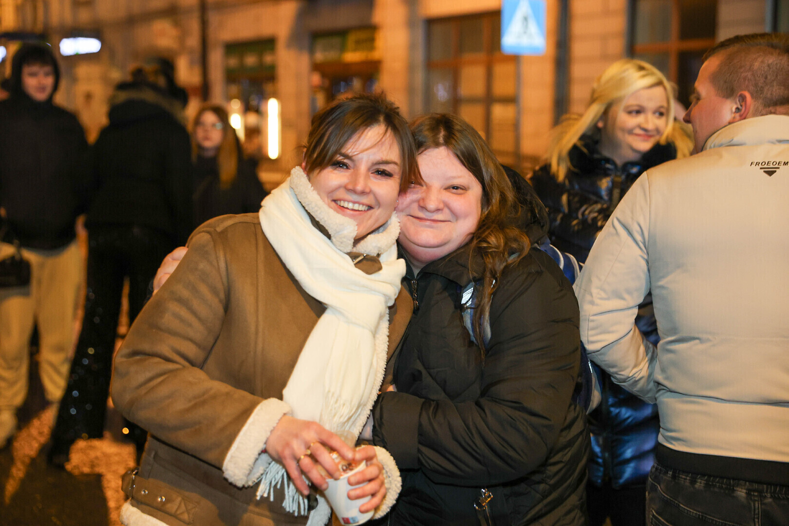 Tłumy bawiły się na miejskiej sylwestrowej potańcówce. Świetna zabawa do późnej nocy