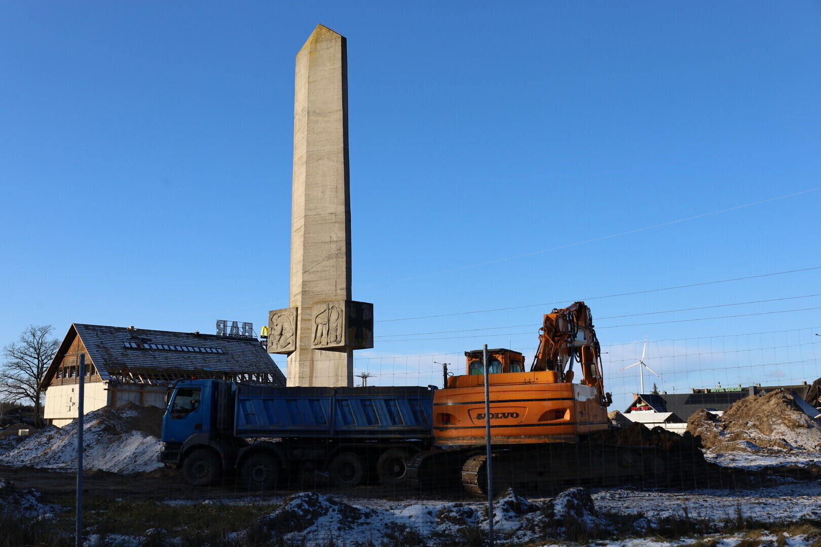 Co dalej z pomnikiem w Polichnie