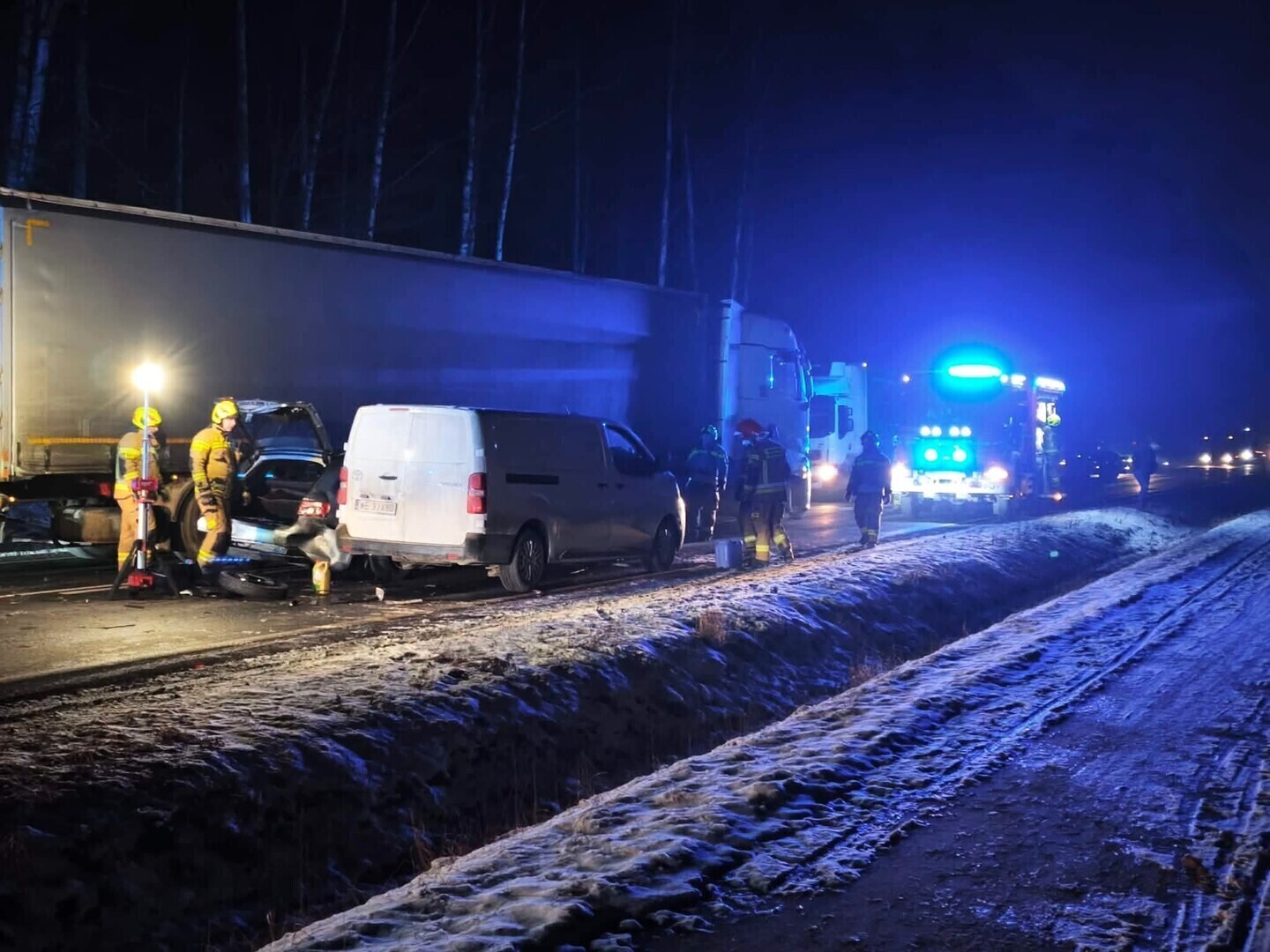 Wypadek na DK12 w Poniatowie. Droga była całkowicie zablokowana
