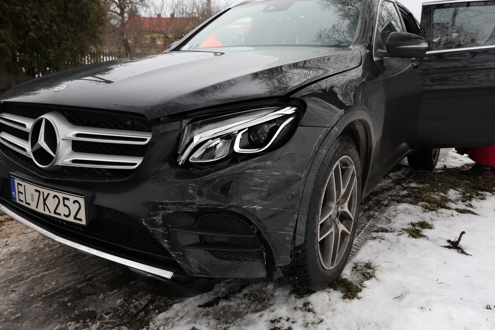 Audi wymusiło pierwszeństwo i uderzyło w Mercedesa