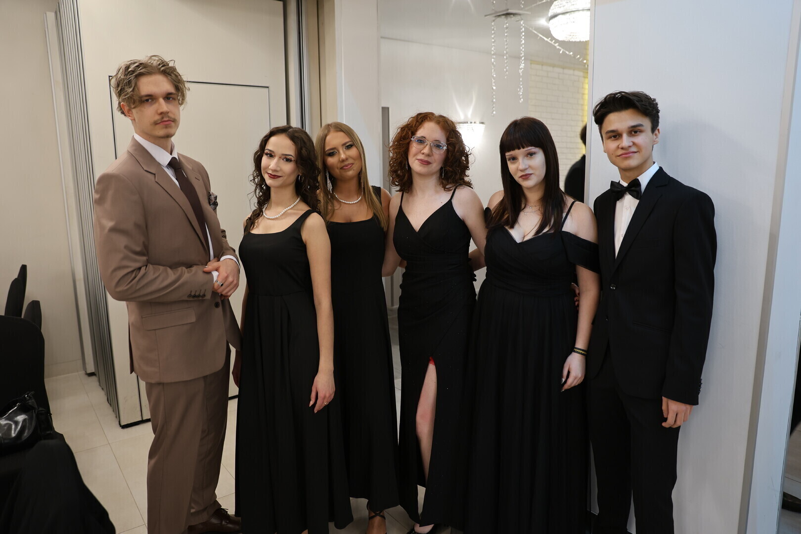 Przepiękny bal Studniówka maturzystów II LO w Piotrkowie