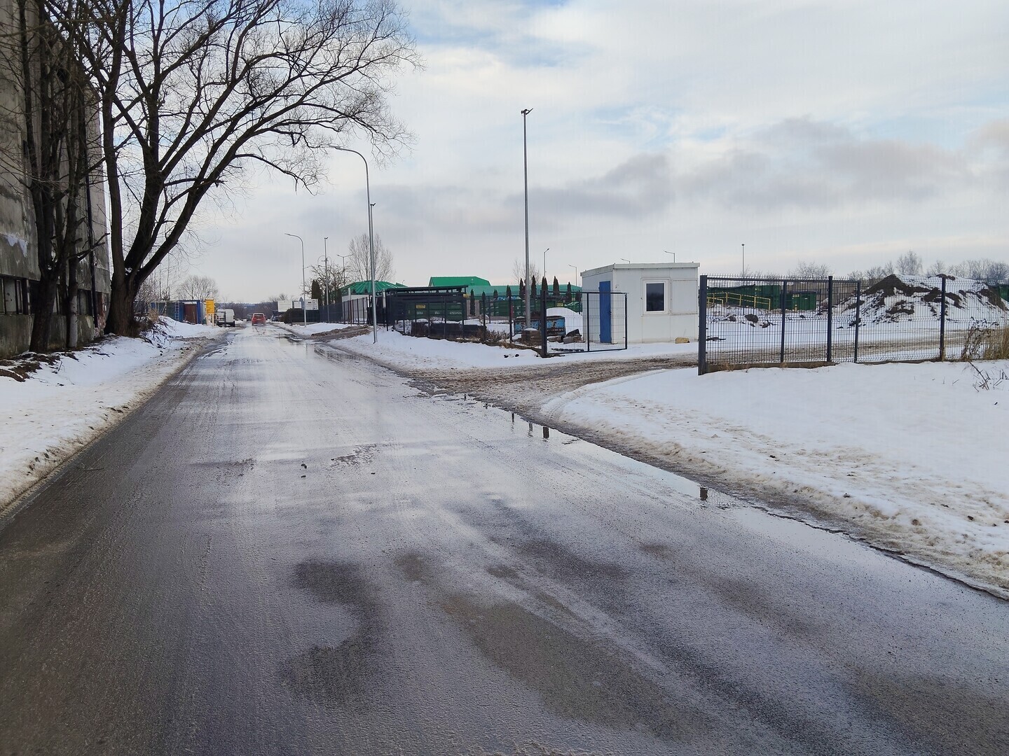 Gmina Wola Krzysztoporska. Droga do PSZOK i oczyszczalni wyremontowana