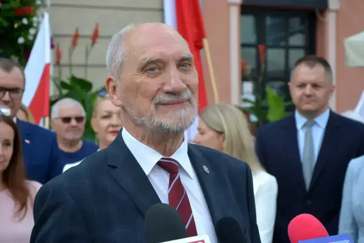 Wniosek o uchylenie immunitetu Antoniemu Macierewiczowi ws. znieważenia kierownictwa SKW