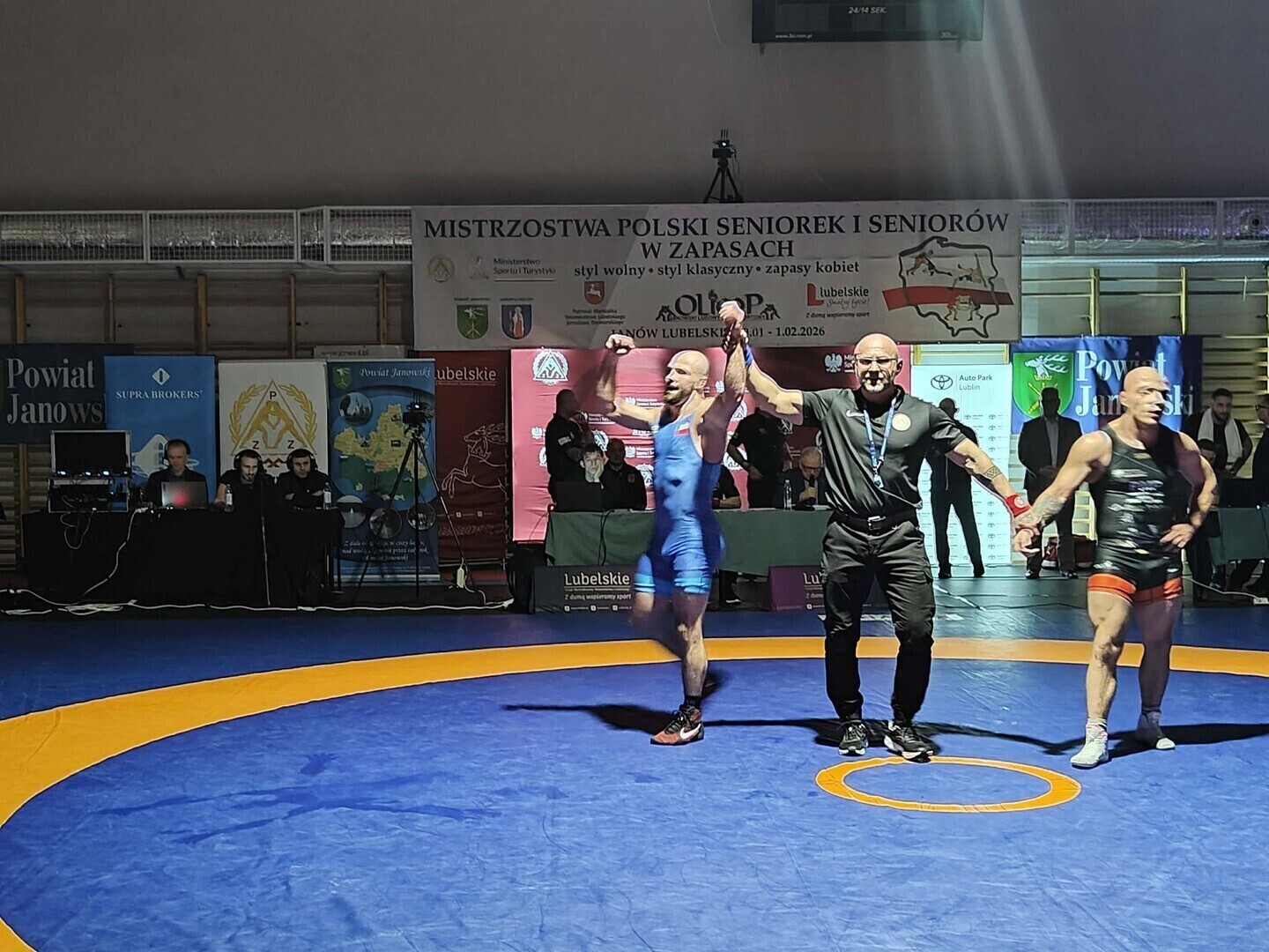 Trzy medale zapaśników AKS w mistrzostwach Polski