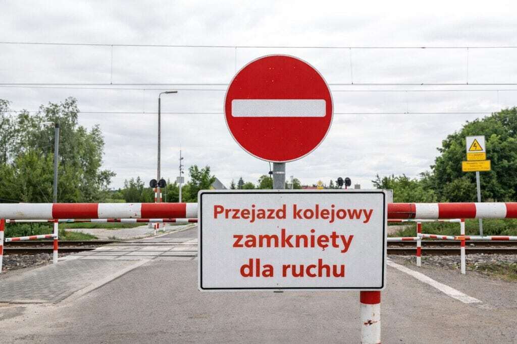 Zamknięcie przejazdu kolejowego w Gorzkowicach. Zmiany w organizacji ruchu od 4 lutego