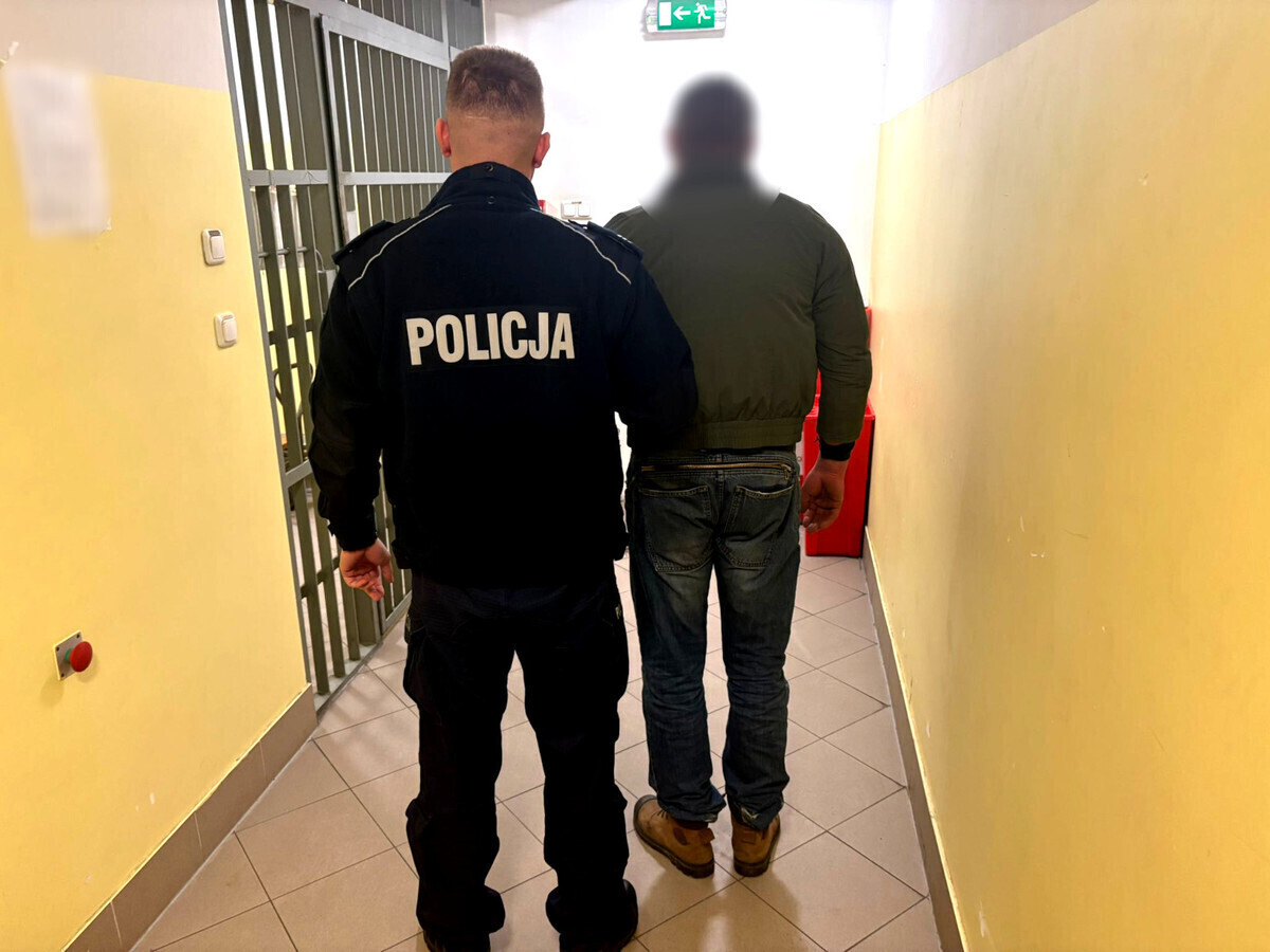 Wjechał do rowu i uciekł dzielnicowy zatrzymał go w łóżku