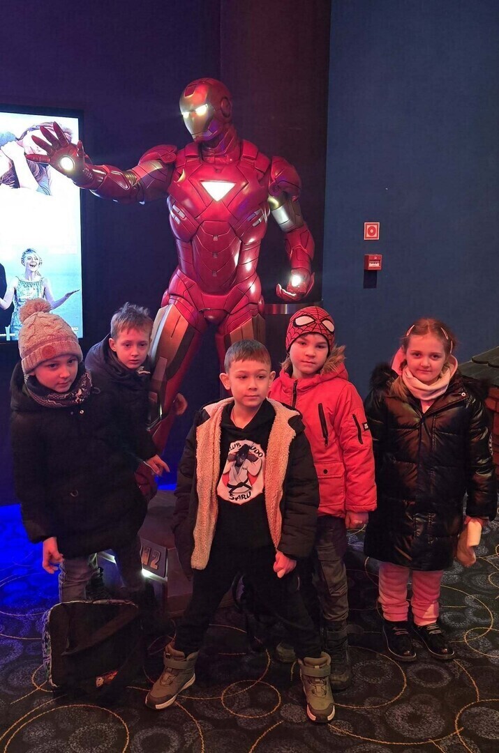 Ferie zimowe z Gminnym Centrum Kultury i Gminną Biblioteką Publiczną w Czarnocinie zajęcia edukacyjne kreatywne i wyjazdowe