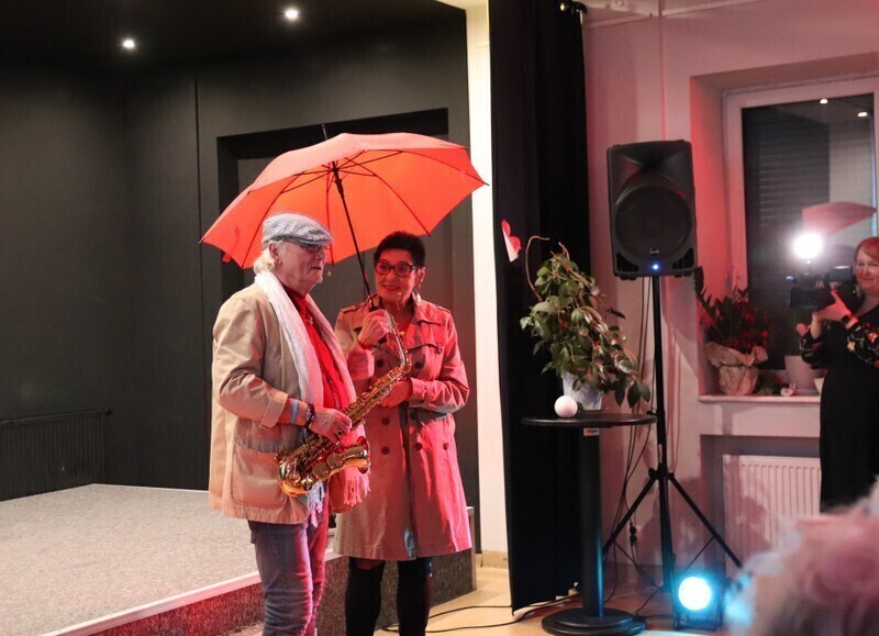 Artystyczne walentynki w OEA MOK. Poezja muzyka i taniec w paryskim klimacie