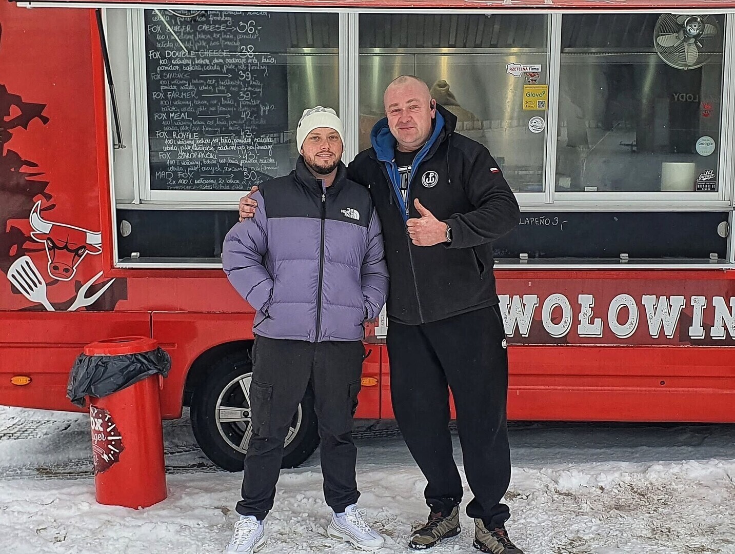 Książulo pojawił się w Sulejowie. Sprawdził jak smakują burgery w Fox Burger