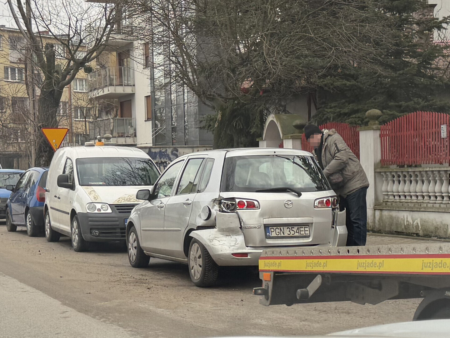 Łowca wykroczeń spowodował kolizję. Zderzył się z busem w którym były dzieci z Ośrodka Szkolno Wychowawczego