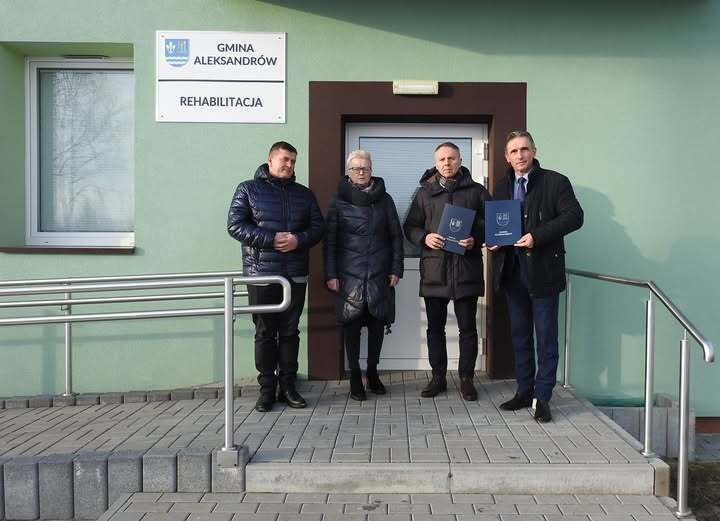 Gmina Aleksandrów podpisała umowę na realizację świadczeń rehabilitacyjnych dla mieszkańców