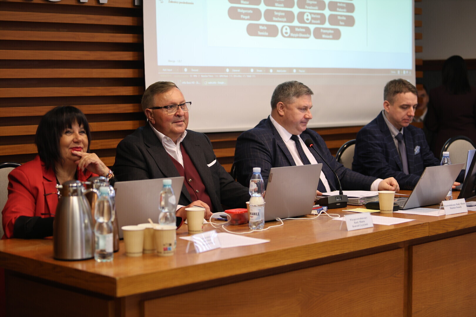 Ile zarabiają nauczyciele w Piotrkowie XXXI sesja Rady Miasta