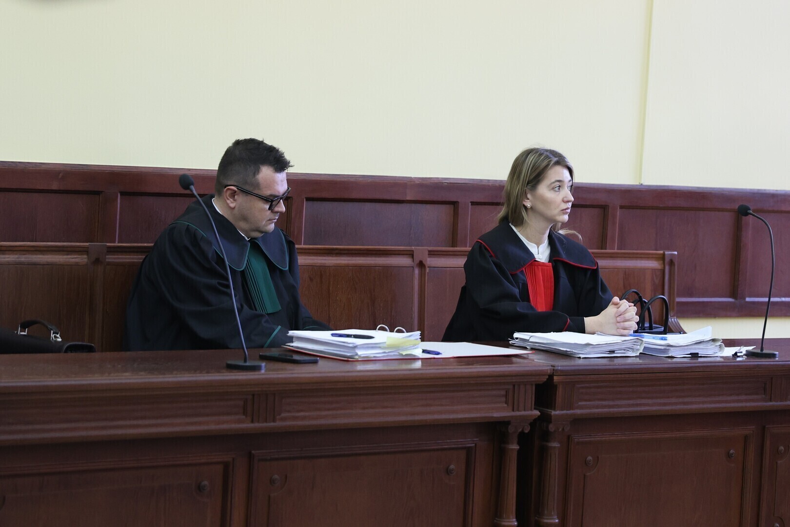 Tajemniczy SMS o rzekomej śmierci oskarżonego. Sąd zawiadamia prokuraturę i areszt śledczy