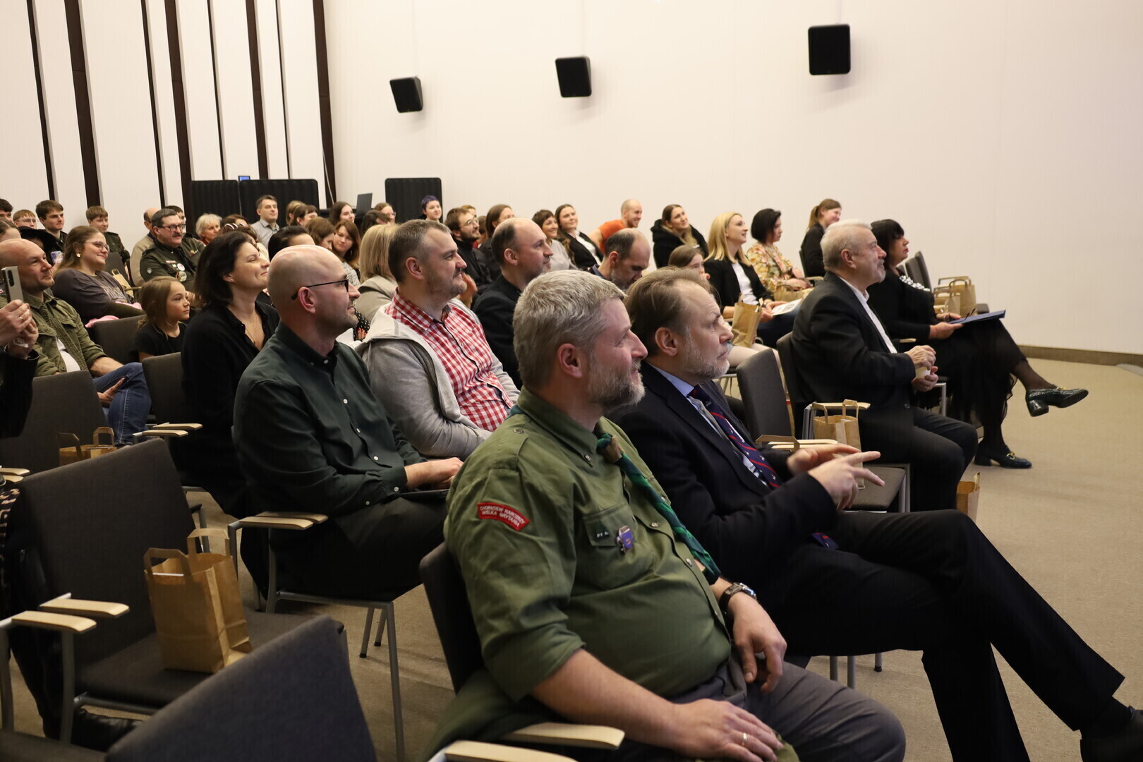 Od duszpasterstwa ludzi pracy do silnego szczepu historia 40-lecia Pierwszego Piotrkowskiego Szczepu ZHR Opoka