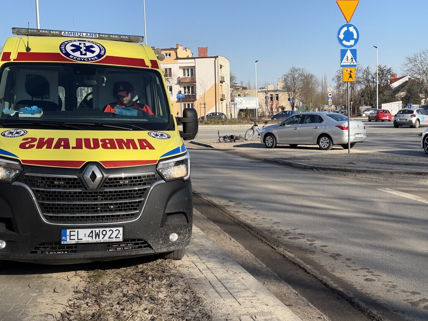 12-latka potrącona na przejeździe rowerowym w Piotrkowie. Dziewczynka trafiła do szpitala