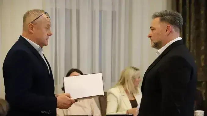 Wola Krzysztoporska. Nowy radny Mariusz Chądzyński złożył ślubowanie