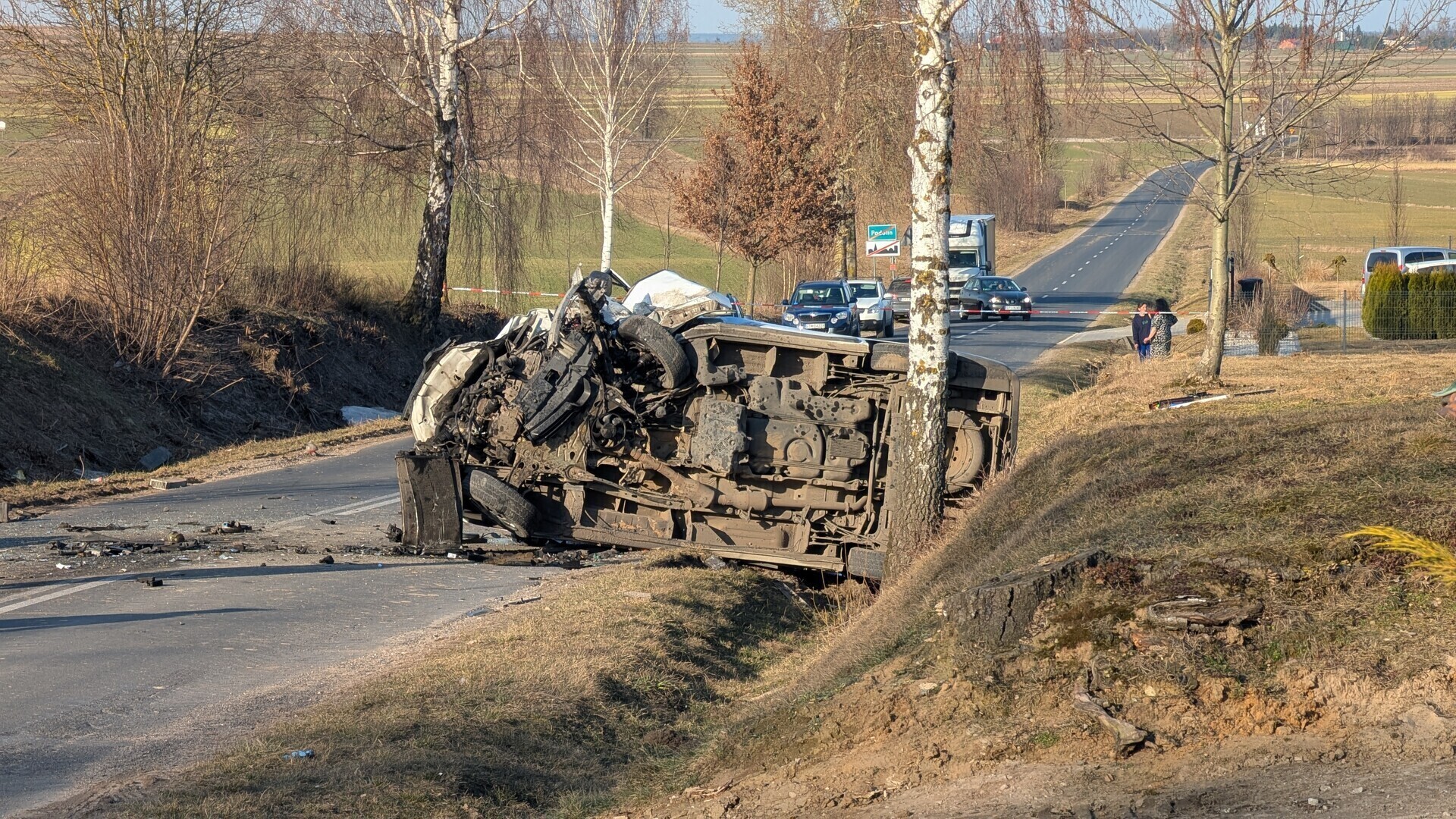 Groźny wypadek w Podolinie. Na miejscu trwa akacja służb