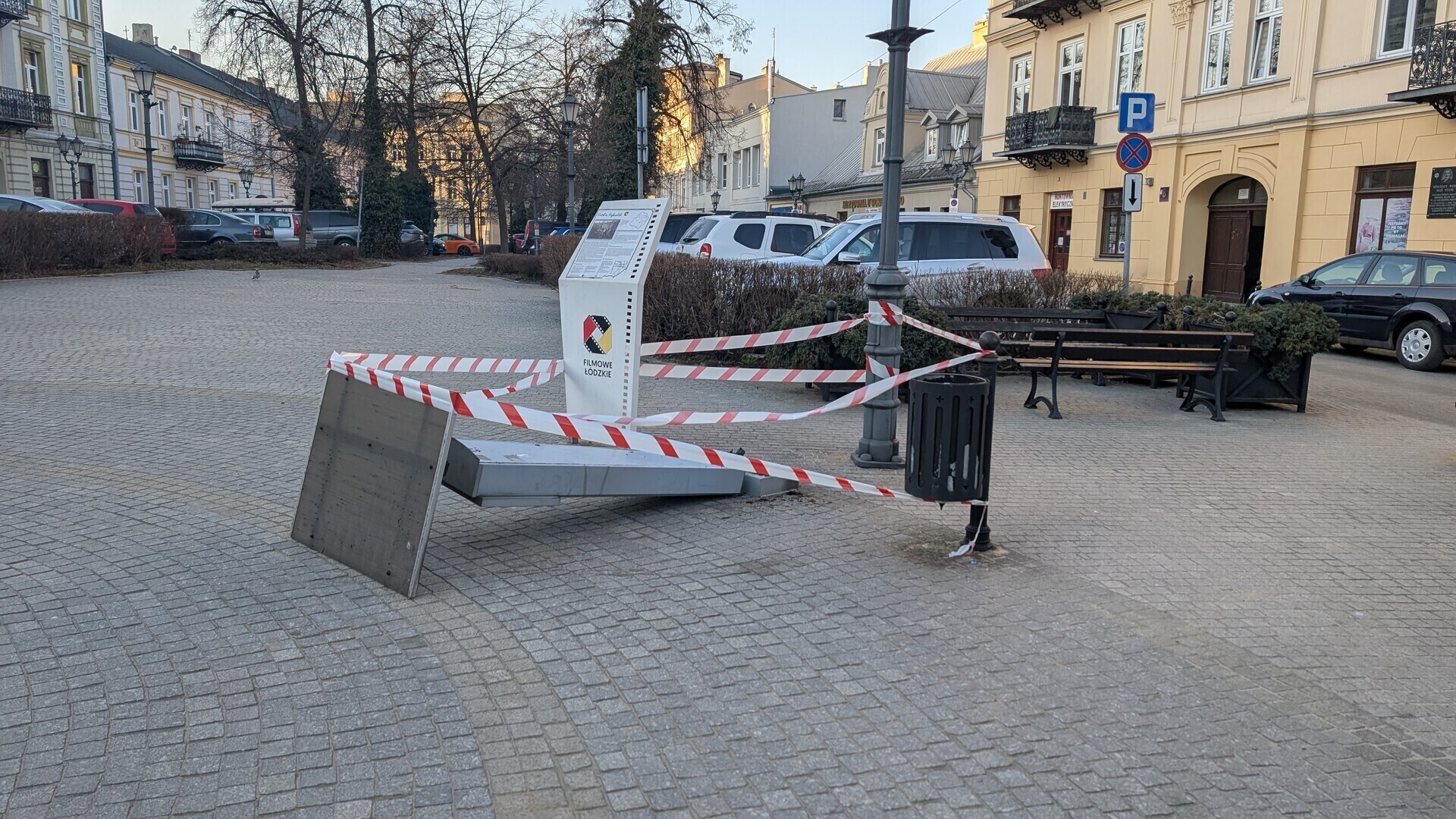 Koniec epoki infokiosków. Kolejny zawalił się na placu Czarnieckiego