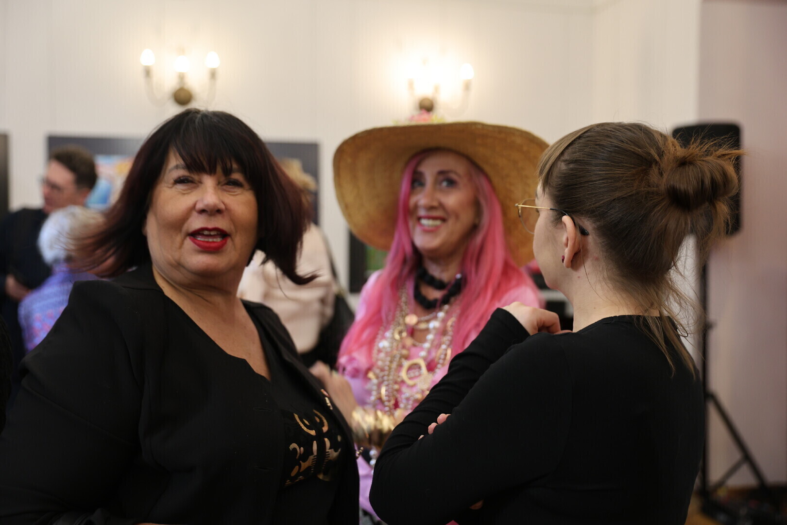 Młodzi artyści w akcji. Wernisaż wystawy Barwy Piękna