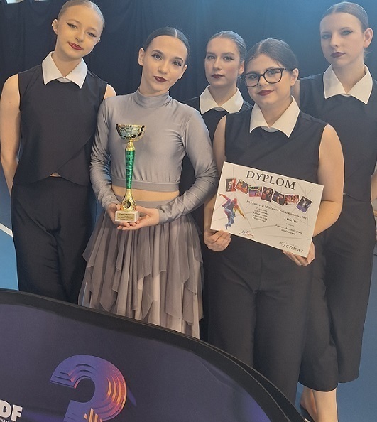 Dwanaście medali dla piotrkowskich Jaskółek