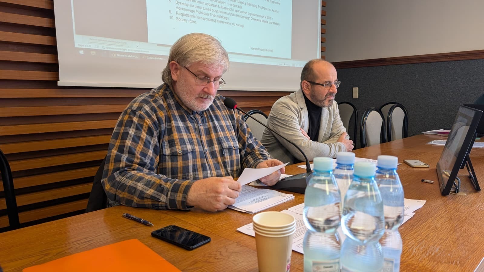 Pan wygląda jak błazen. Ostre słowa na komisji kultury zakończyły się próbą odwołania przewodniczącego