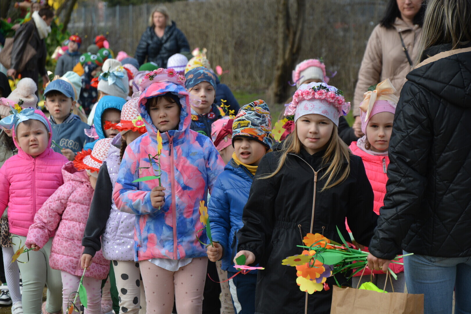 Tak przedszkolaki witały wiosnę w Piotrkowie. To już ich tradycja