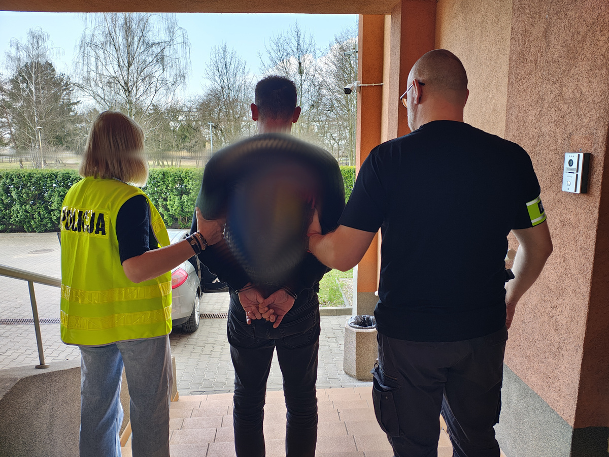 Zatrzymani za kradzież kabli ze stacji ładowania pojazdów elektrycznych